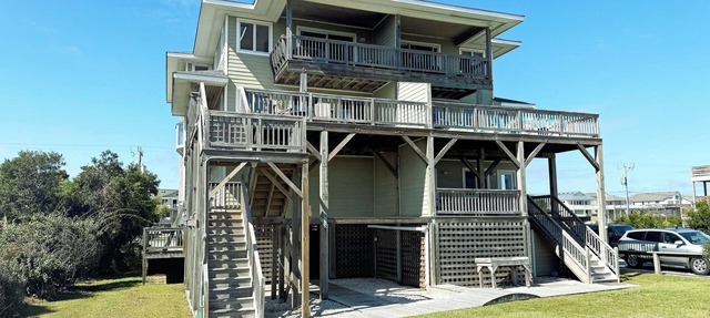 SN9615- Oceanfront Beauty! With 4 Bedrooms, Direct Beach Access, Wifi! in Nags Head