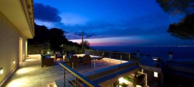 Sorrent Exquisite is a luxury villa to rent in Amalfi Coast, Sorrento in Vico Equense