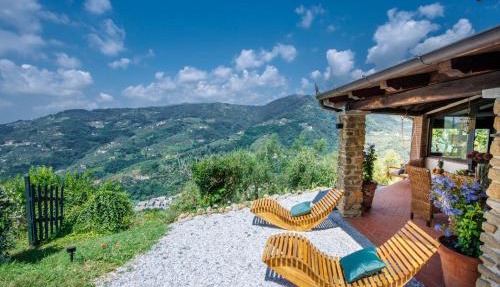 Sospirata Farmhouse in Pescia