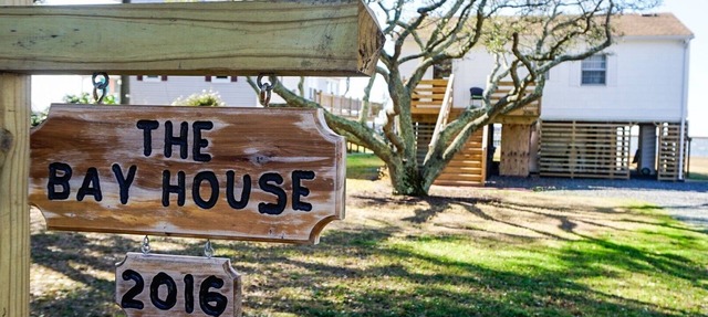 Sound front home with nightly sunsets. 1 mile to the ocean for sunrise! in Kill Devil Hills