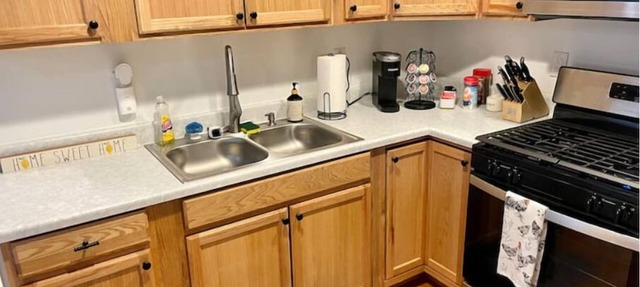 Spacious 1 BR Unit w/Washer-Dryer and Parking in Poughkeepsie