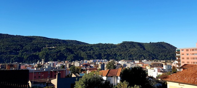 Spacious, bright studio - Balcony, Panoramic View, Free Parking in Vacallo