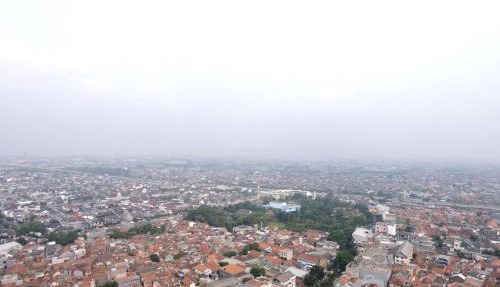 Spacious Combined Studio at Mekarwangi Square Cibaduyut Apartment By Travelio in Bandung