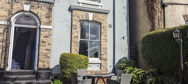 Spacious, Comfortable Georgian 4 brd Home, Headingly Stadium, Leeds Uni & Arena. in Leeds