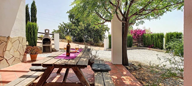 Spacious vacation home, adjacent to natural park, with shared pool in Canillas de Aceituno