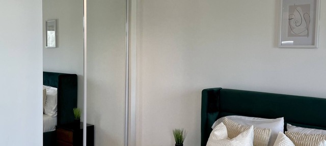 Spacious modern studio apartment in London in Barking