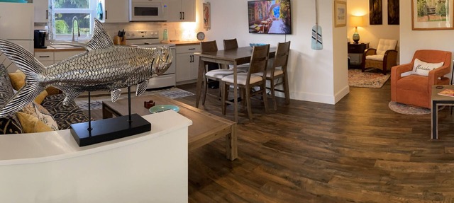 Spacious & refreshing, The Mango Cottage: Near the beach & all things S. FL! in Pompano Beach