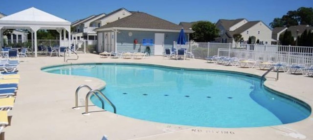 Spacious Townhouse Retreat Near Rehoboth & Dewey Beach! Linens+Pool Included in Rehoboth Beach