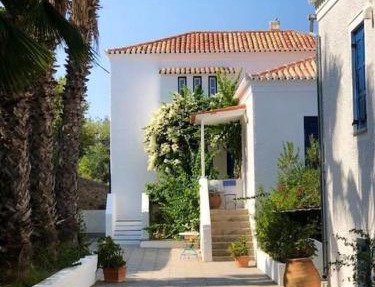 Spetses Cozy Villa in Spetses