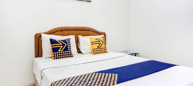 SPOT ON 91542 Hotel Emma in Malang