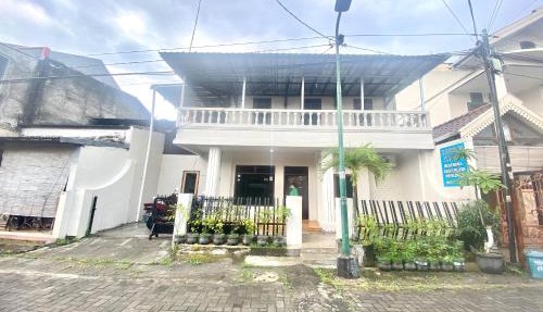 SPOT ON 93717 Nayus Homestay Syariah 4 in Yogyakarta