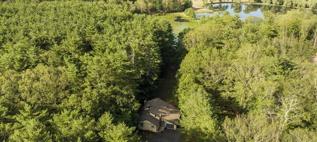 Spring Special:Pond Views, Backyard Dining+BBQ in Round Top
