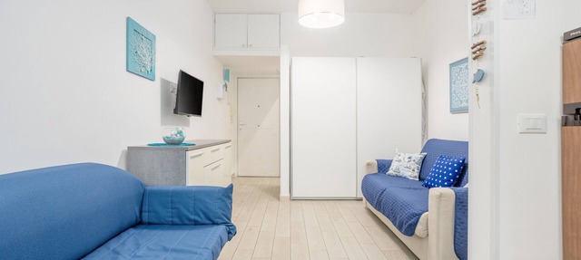 Studio 'Flat Blu Palermo Mondello' with Shared Pool, Shared Terrace & Air Conditioning in Palermo