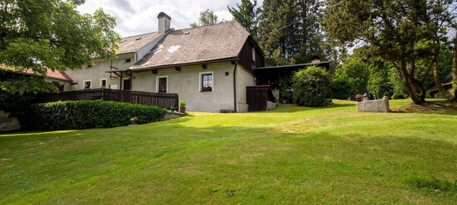 Stunning private villa for 6 guests with TV and patio in Újezd Svatého Kríže