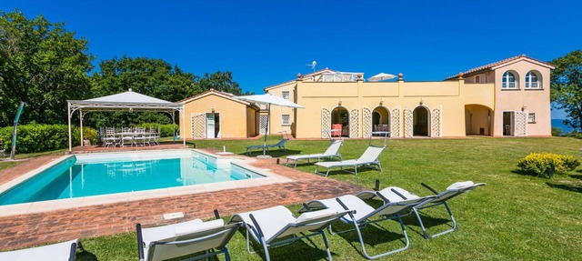 Stunning private villa with A/C, private pool, WIFI, TV, patio, pets allowed and panoramic view in Montecatini