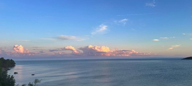 Stunning Waterfront Condo- Pool/Hot Tub/Sauna (3BR 3Bath) in Two Harbors