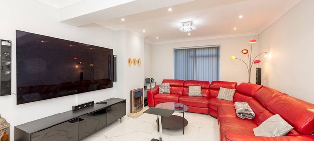 Stylish House|Smart Features|Jacuzzi|Large Garden - Pass the Keys in Reading