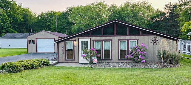 Stylish Pymatuning Lakehouse – Walk to the Water in Jamestown