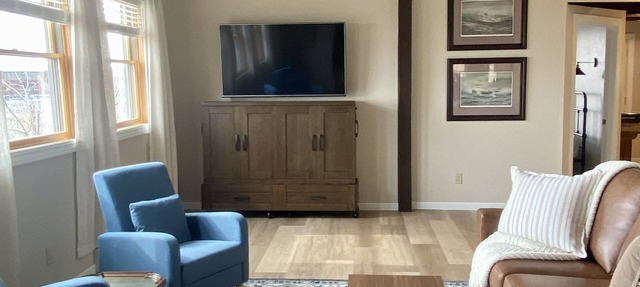 The Barn-Spacious, renovated barn apartment walking distance to Lake Superior. in Duluth