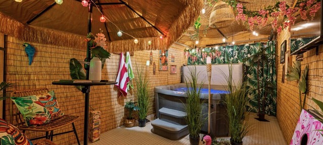 The Leaf & Lounge | Tiki HotTub | KingBed | Garage in Edmonton