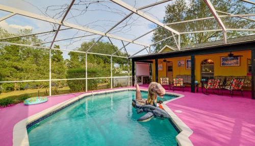 Themed Interior, Poolside Fun! Villa Near Disney in Davenport