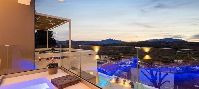 Three Moirai Villa – with 2 Heated Pools in Armeni