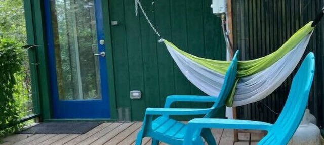 Tiny cabin with privacy, comfort and mt views in Kerhonkson