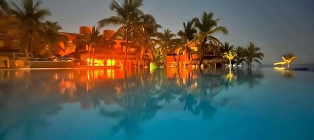 Tranquil Beachfront Villa with Breathtaking Ocean Views, Sunsets & Infinity Pool in Playa Blanca