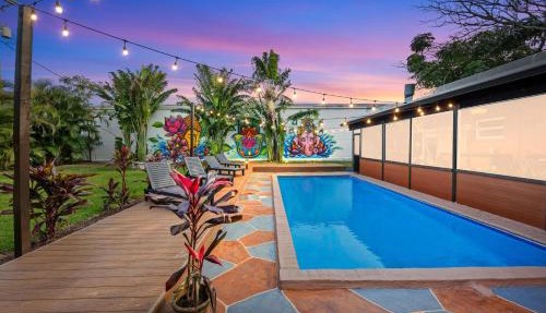 Unique super cozy,Bohemian Paradise with Heated Pool and positive energy in Pompano Beach