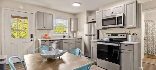 Unit 2-Walk/Bike to Beach! Bikes Included! in Kill Devil Hills