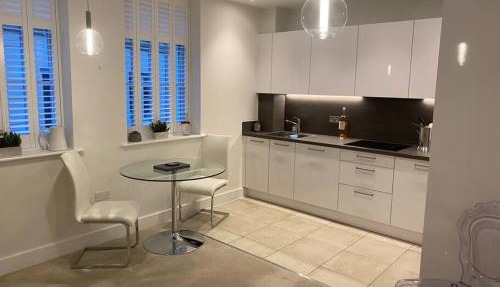 UNRIVALLED LOCATION - FIVE STAR - Worcester Apartment in Worcester