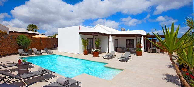 Vacation Villa 'Montana' with Private Pool, Private Terrace and Wi-Fi in Tías
