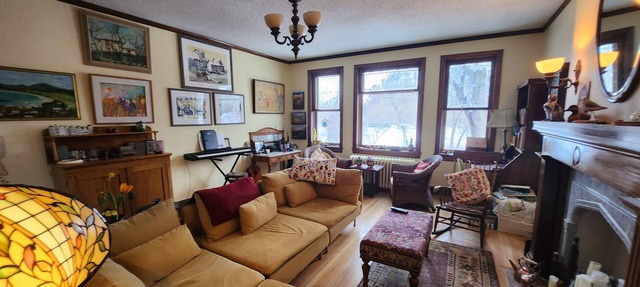 VERY CHIC BASE FOR STAMPEDE, SUMMER MOUNTAIN ADVENTURES .NEED A WRITERS RETREAT? in Calgary