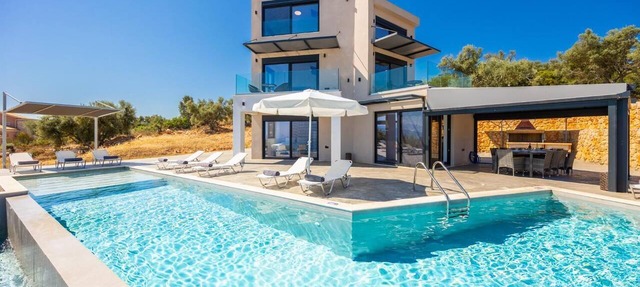 Villa Andria - Five Bedroom Villa, Sleeps 10 in Lefkada