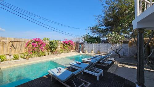 Villa Aurora: 4 BR, Front Beach in Gili Meno