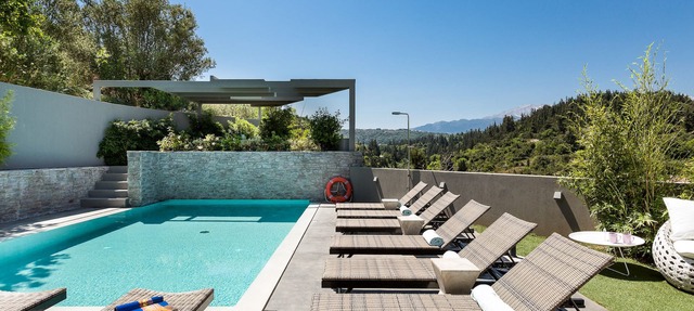 Villa Blanche - Top quality villa surrounded by nature, close to the beach in Chania