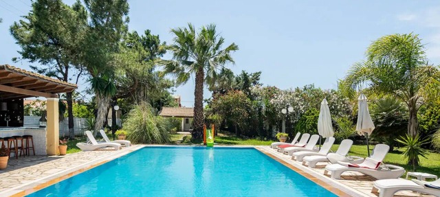 Villa- Cassandra n500meters from the beach. in Corfu