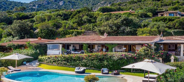 VILLA DIVA - Seven Bedroom Villa, Sleeps 14 in Porto Cervo