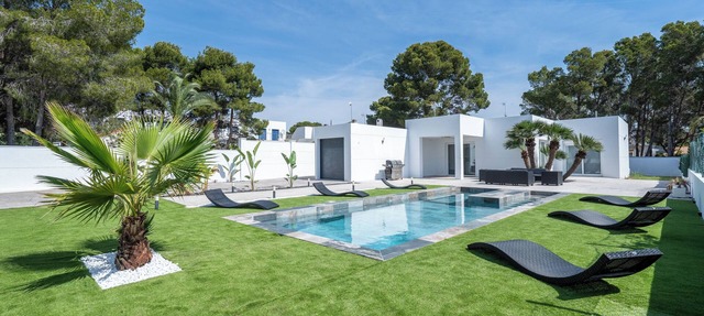 Villa Edén con Piscina Privada in Les Tres Cales