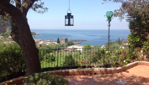 Villa Flora in Vico Equense