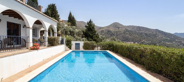 Villa "Hugo" with Sea and Mountain View & Wi-Fi in Cómpeta