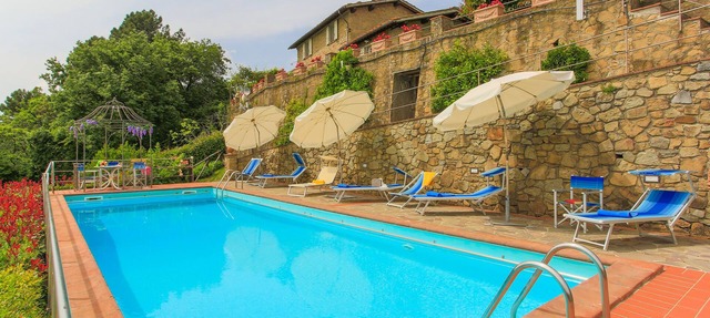 Villa/Independent home in Lucca with 6 bedrooms sleeps 12 in Lucca