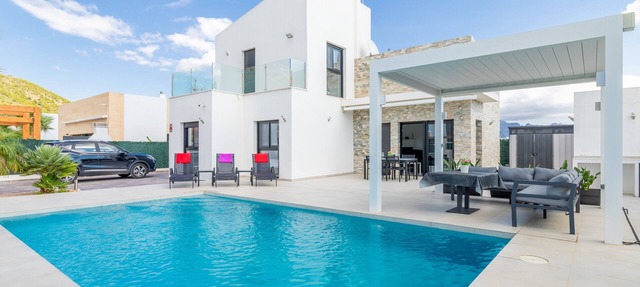 Villa Jade Polop with mountain view, WiFi, private pool, garden and terrace in Polop