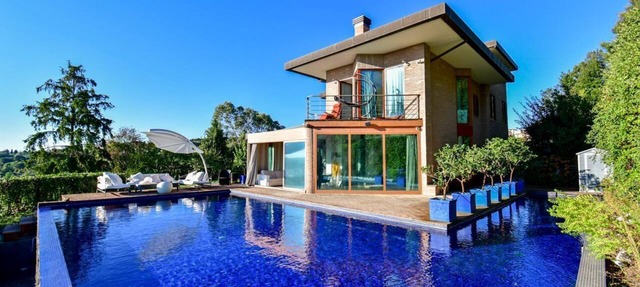 Villa Laguna - Three Bedroom Villa, Sleeps 6 in Bracciano