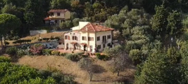 VILLA LE QUERCE, earthly paradise in the hills of Versilia in Corsanico