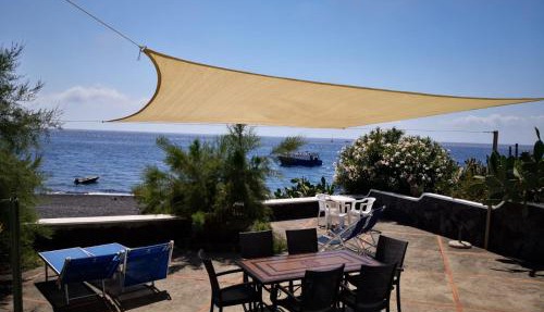 Villa Mareblu Luxury Holiday Apartment direttamente sul mare in Stromboli