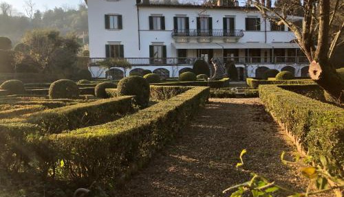 VIlla Merlo Ner0 in Florence
