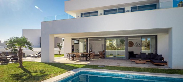 Villa moderne proche de la mer in Manilva