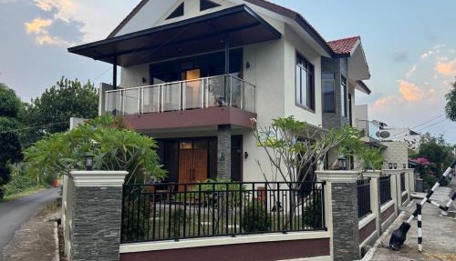 Villa Munjul Indah - Majalengka in Jatipamor