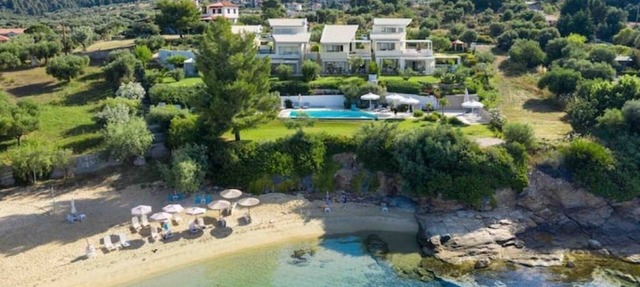 Villa Pathos: Beachfront Bliss with Pool & Panoramic Views/3 bdrs in Nikiti